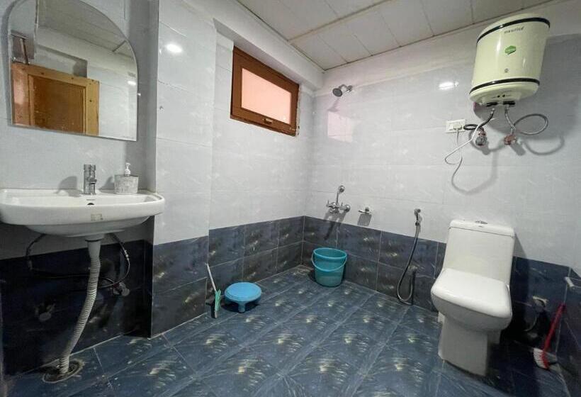 ホテル La Voglia Old Manali