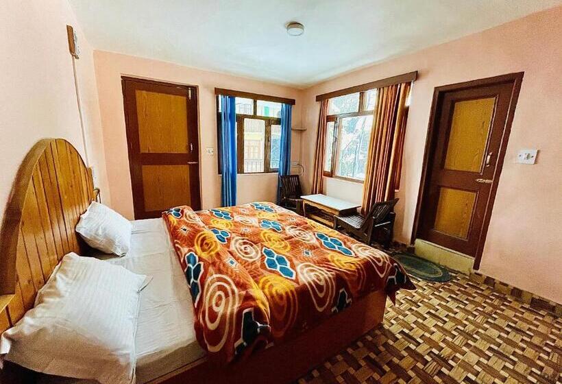 ホテル La Voglia Old Manali