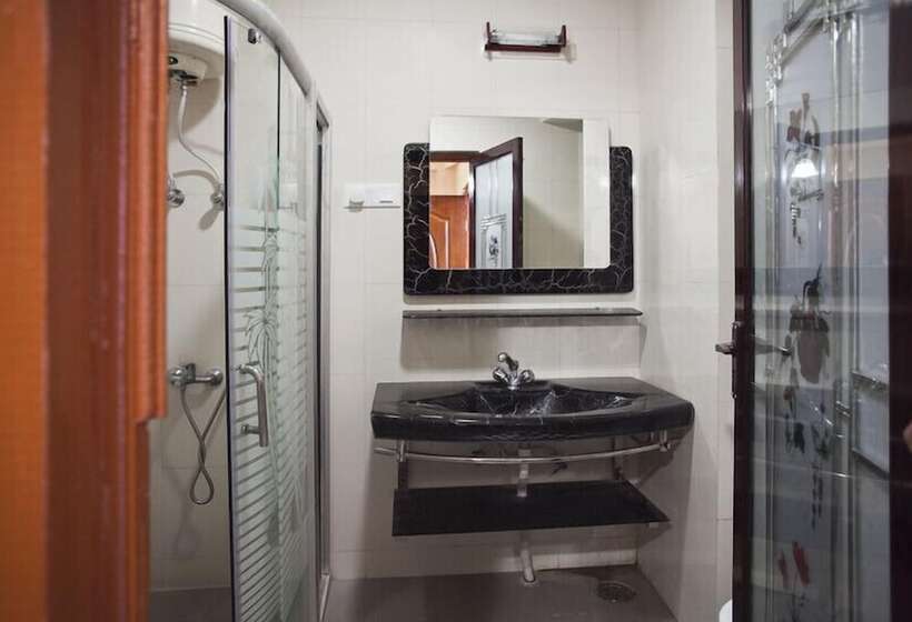 ホテル La Voglia Old Manali