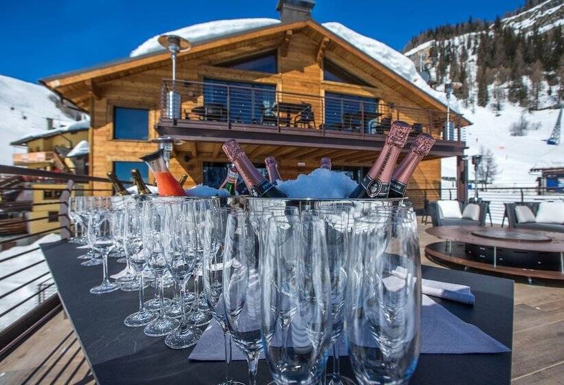 Le Massif Hotel & Lodge Courmayeur The Leading Hotels Of The World