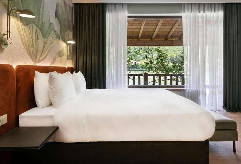 هتل Lopota Lake Resort & Spa