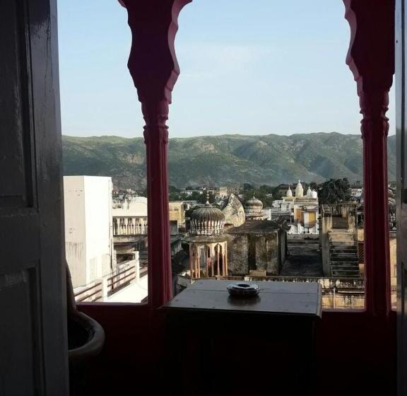 酒店 Paramount Palace