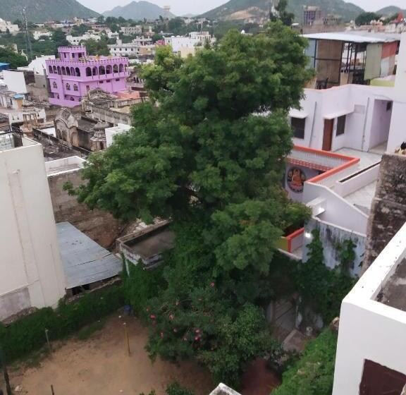 酒店 Paramount Palace