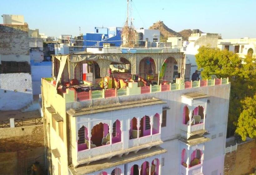 酒店 Paramount Palace