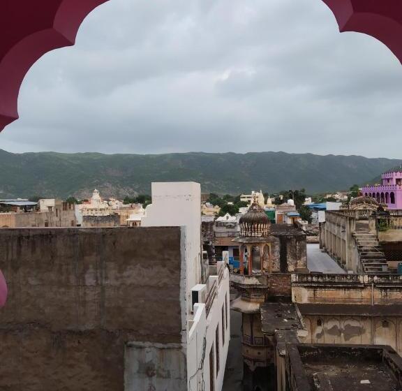 酒店 Paramount Palace