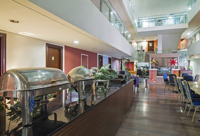 Отель Reddoorz Plus Near Rs Pertamina