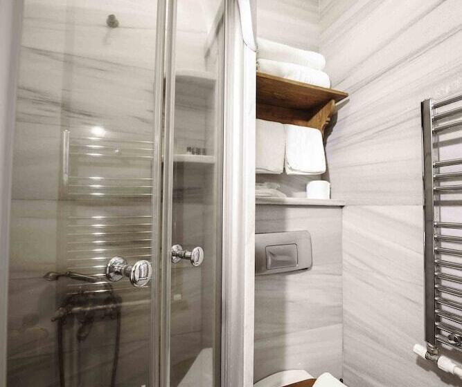 בית מלון כפרי Tas Konak