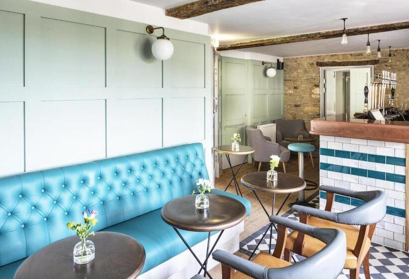 فندق The Old Stocks Inn