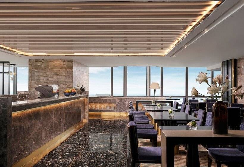 Отель Vinpearl Landmark 81 Autograph Collection