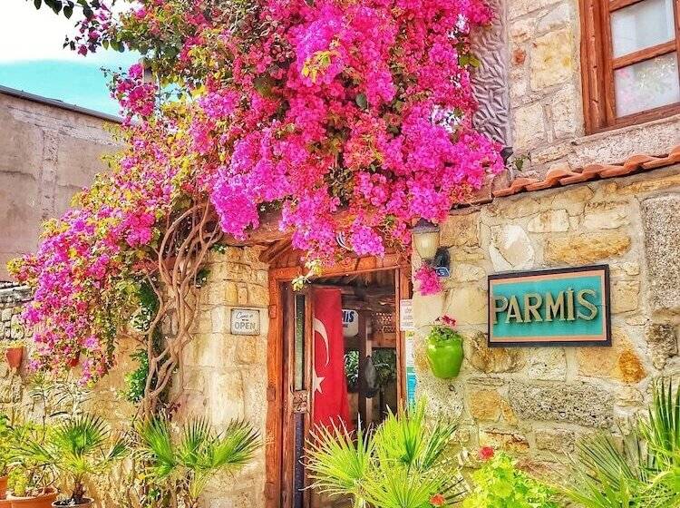 Parmis Boutique House