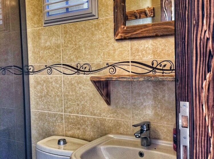 Parmis Boutique House