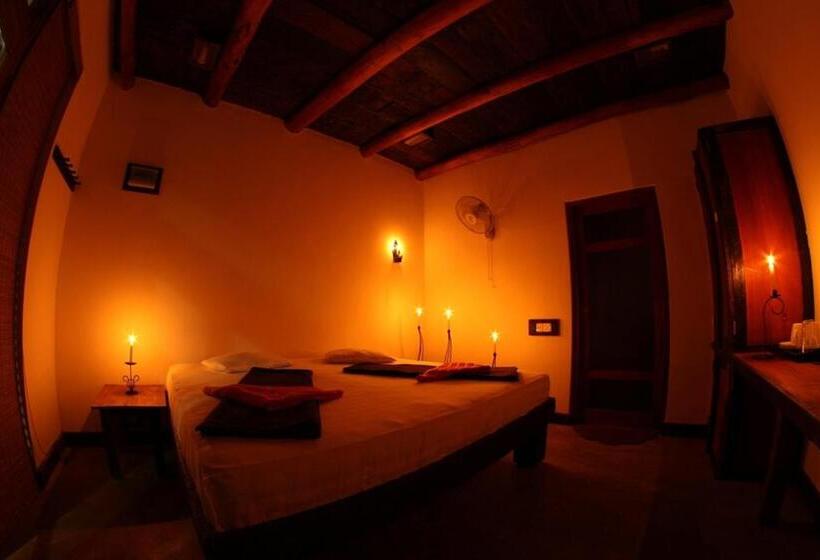 פנסיון Ella Okreech Cottages