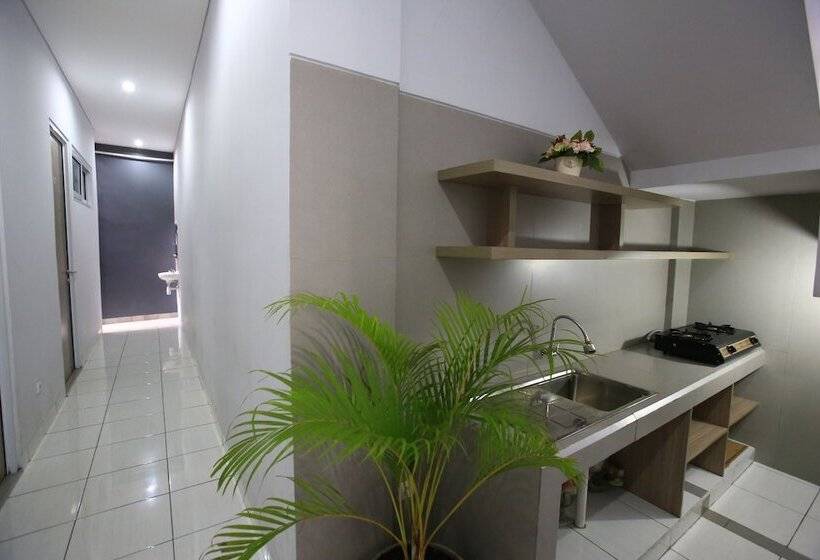 بنسيون Reddoorz @ Karet Pedurenan 2