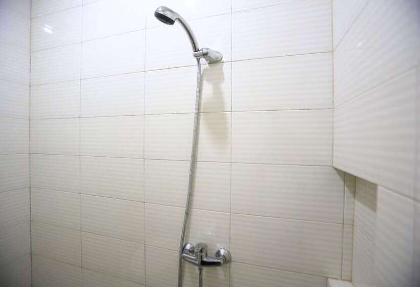 بنسيون Reddoorz @ Karet Pedurenan 2