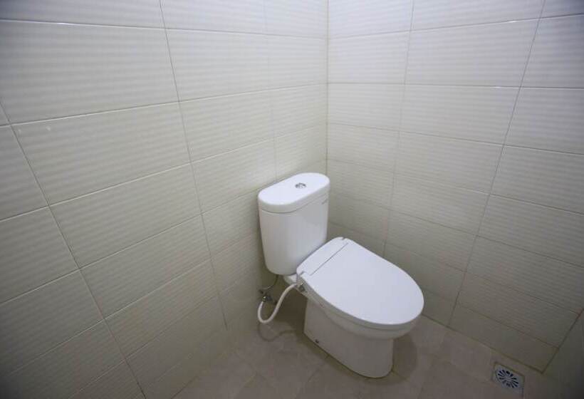 بنسيون Reddoorz @ Karet Pedurenan 2