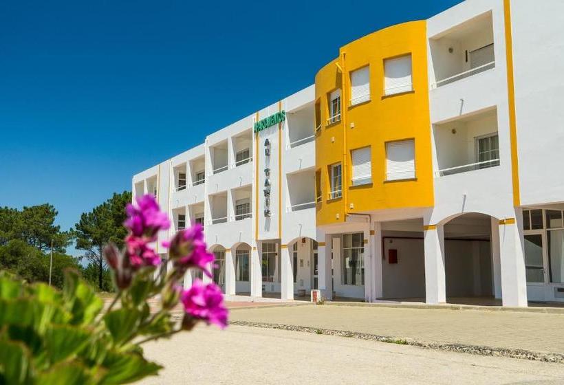 Al Tarik Praia Apartamentos