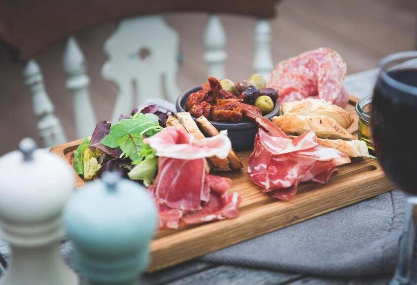 ユースホステル Hope & Anchor