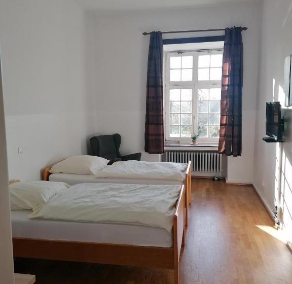 호스텔 Kloster Langwaden