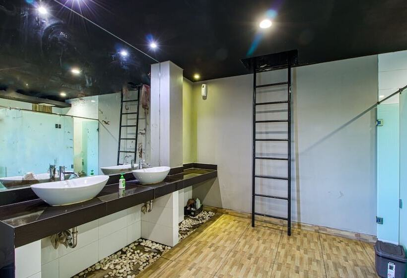 הוסטל My Studio Hotel Juanda Airport Surabaya