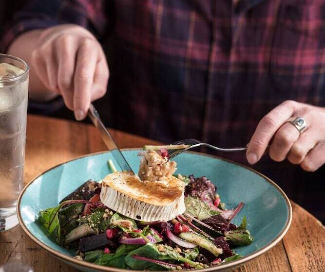 فندق صغير Rashleigh Arms