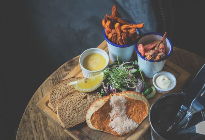 فندق صغير Rashleigh Arms