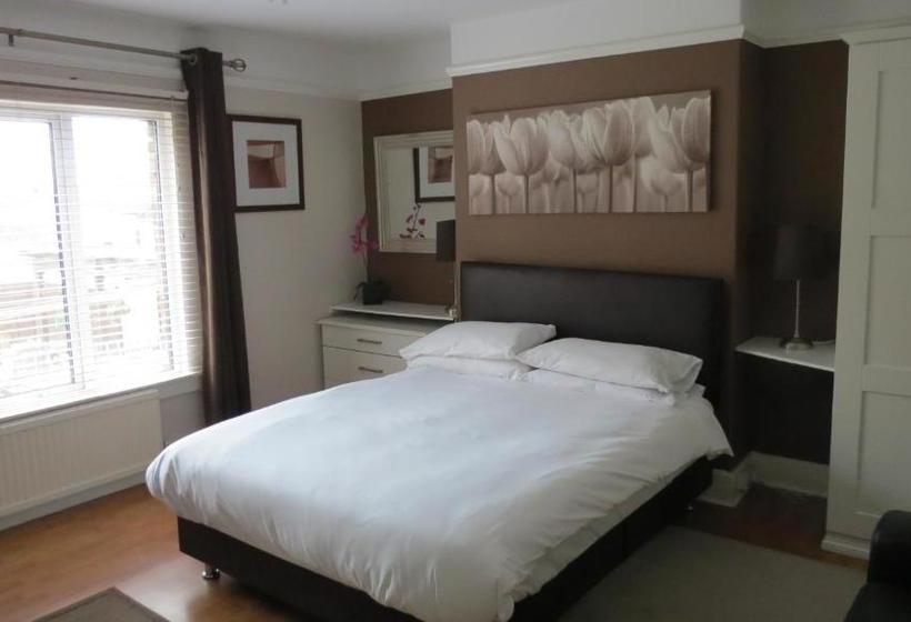 旅馆 The Lion Waddesdon