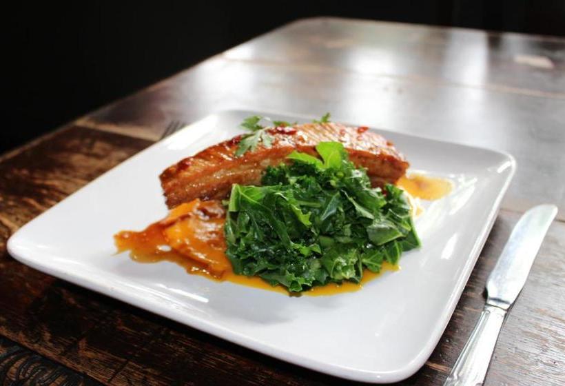 ユースホステル The Lord Byron Inn