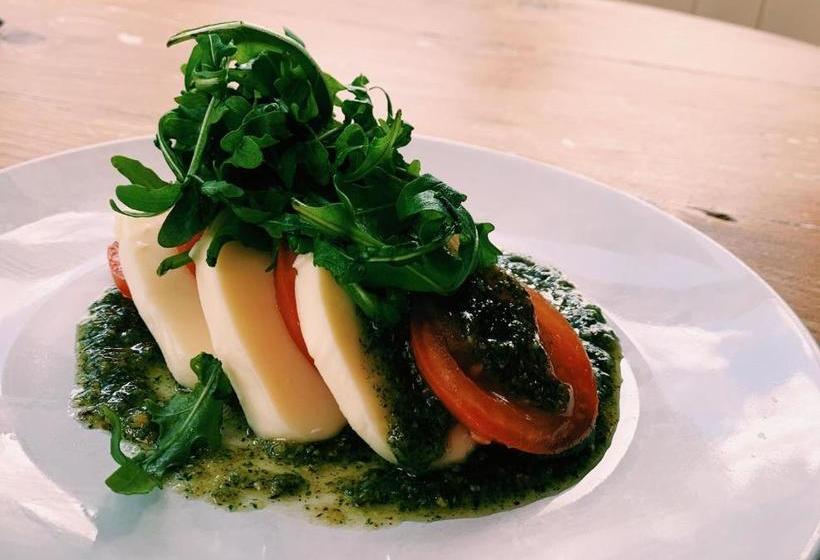 ユースホステル The Lord Byron Inn