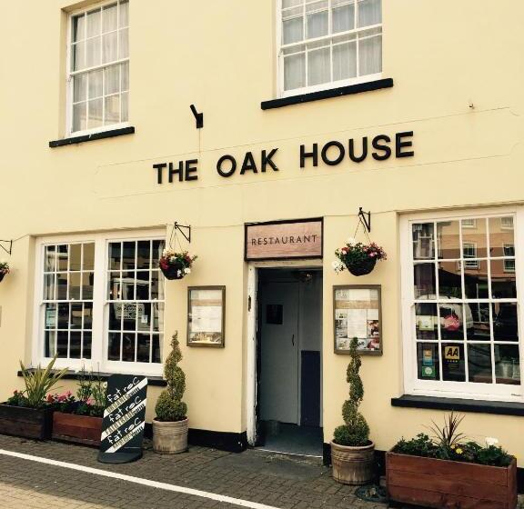 旅馆 The Oak House