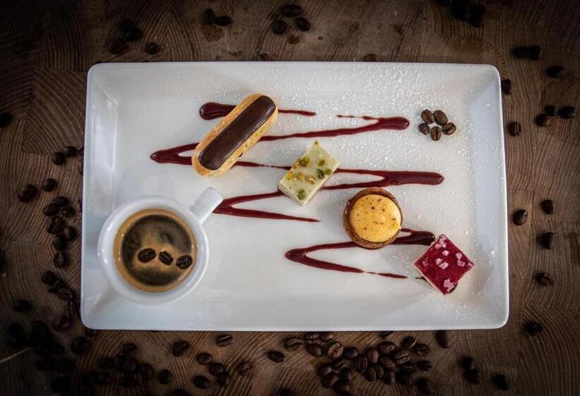 旅馆 The Oak House