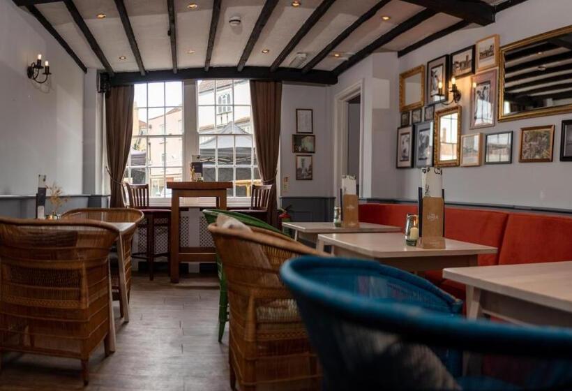 旅馆 The Oak House