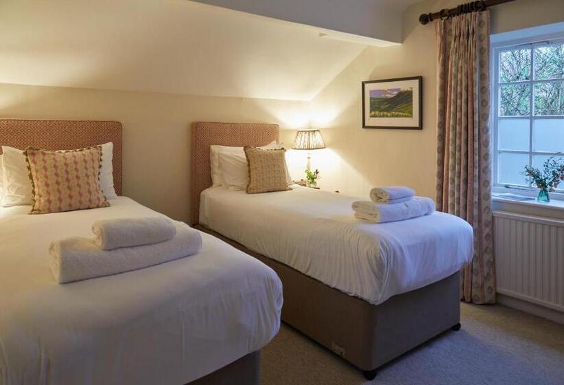 فندق صغير The Queens Arms