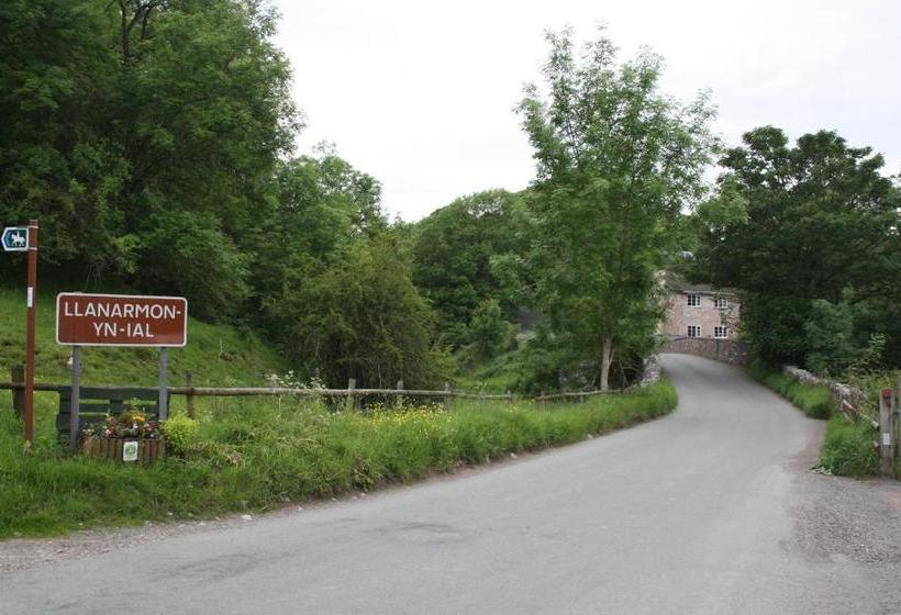 فندق صغير The Raven Inn