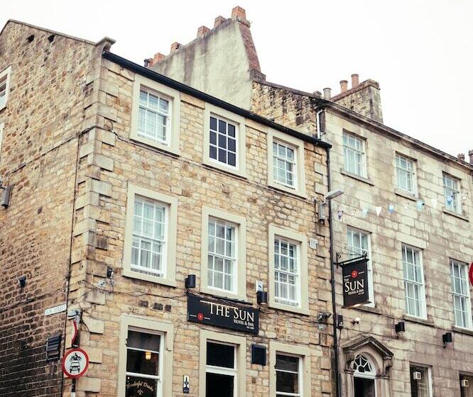 ユースホステル The Sun Hotel & Bar