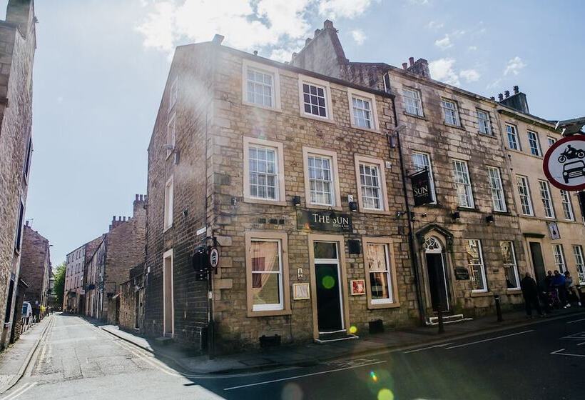 ユースホステル The Sun Hotel & Bar