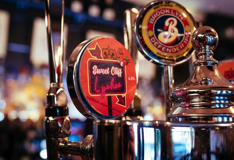 ユースホステル The Sun Hotel & Bar