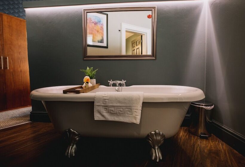 ユースホステル The Sun Hotel & Bar