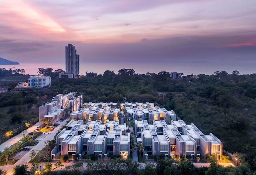 Cross Pattaya Oceanphere   Formerly X2 Pattaya Oceanphere