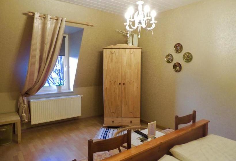 Zu Den Linden   Radebeul Pension Mit Restaurant