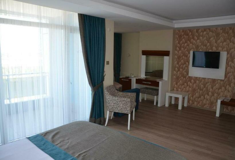 Grand Ahos Hotel & Spa