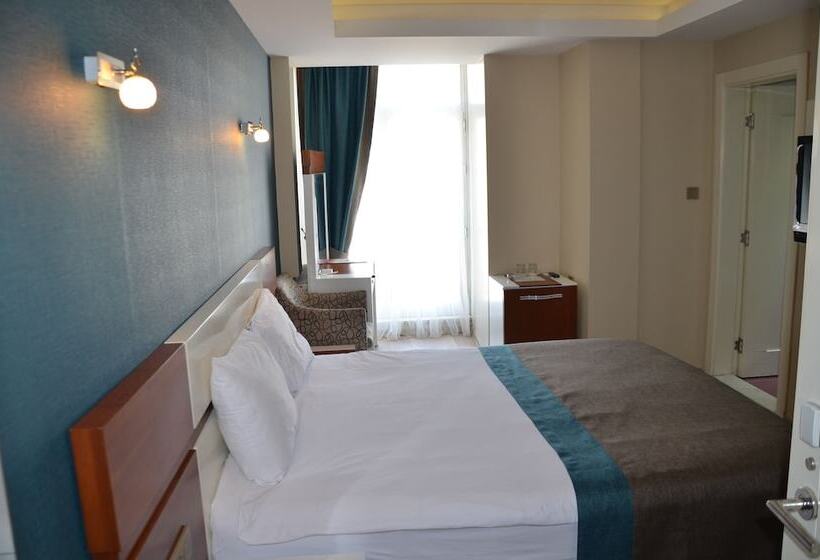 Grand Ahos Hotel & Spa