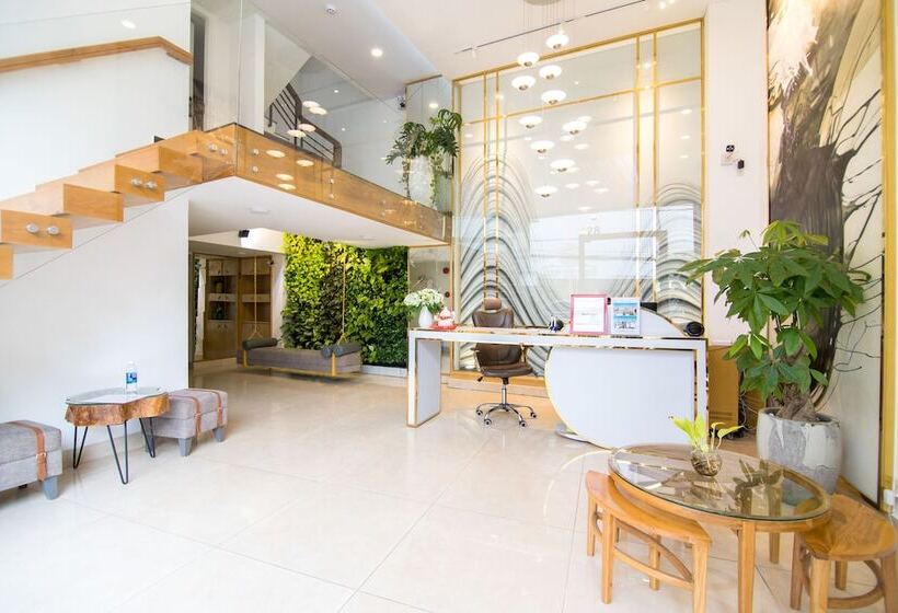 هتل Reddoorz Plus Near Saigon Train Station