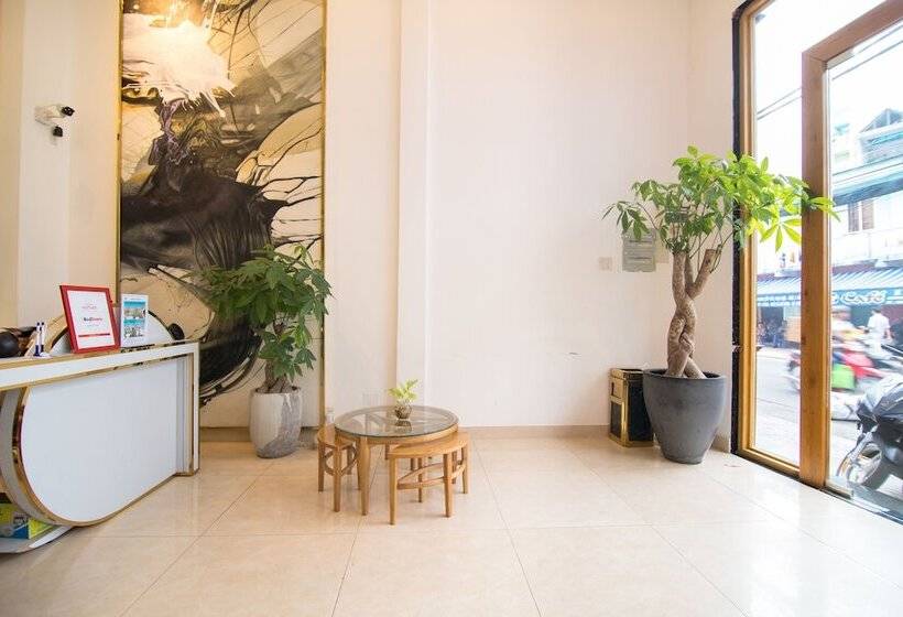 هتل Reddoorz Plus Near Saigon Train Station