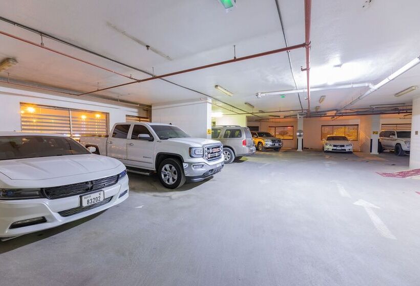 호텔 Ewan Ajman Suites