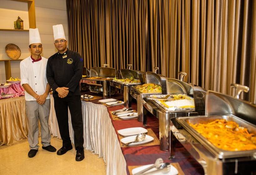 호텔 Ewan Ajman Suites