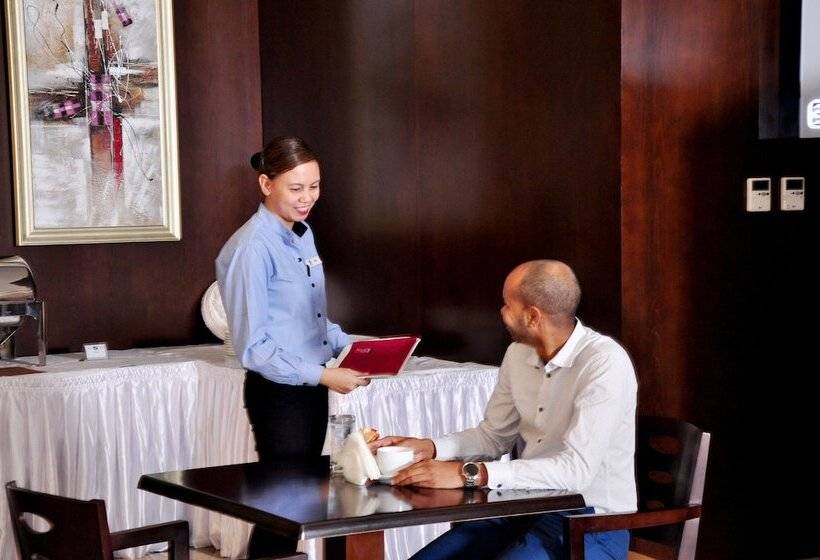 호텔 Ewan Ajman Suites