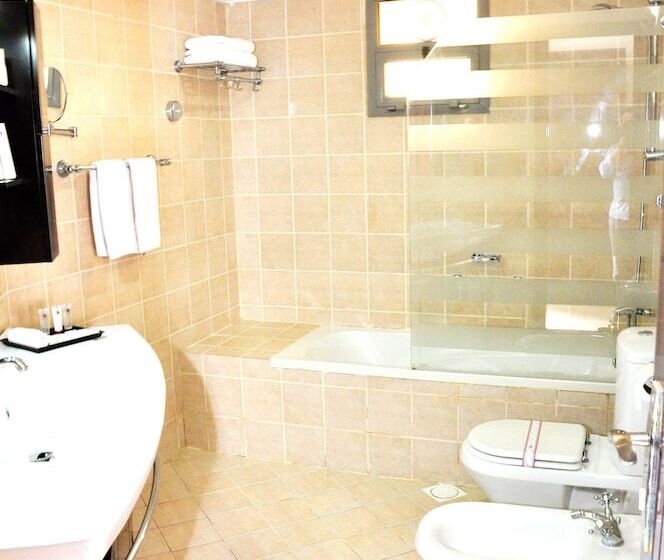 호텔 Ewan Ajman Suites