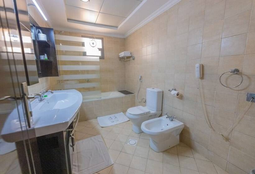 호텔 Ewan Ajman Suites