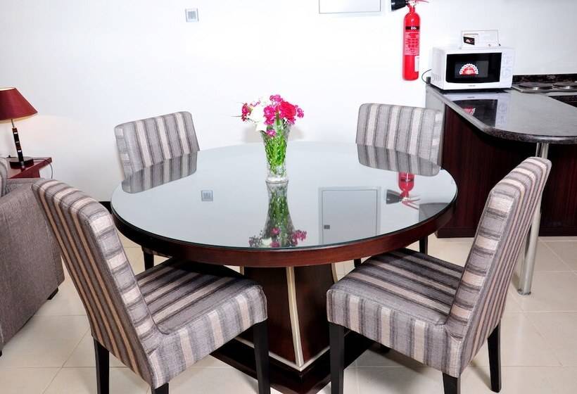 호텔 Ewan Ajman Suites