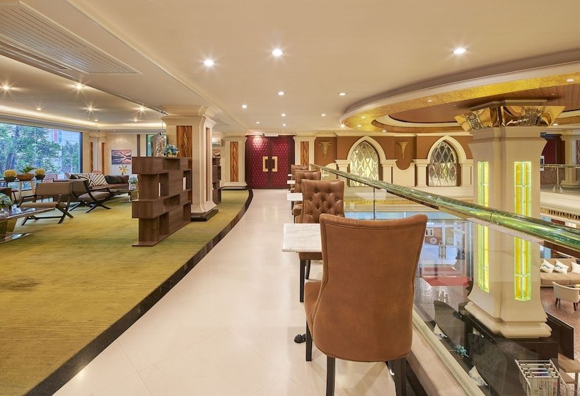 Hotel Floral  · Dolphin Circle Pattaya